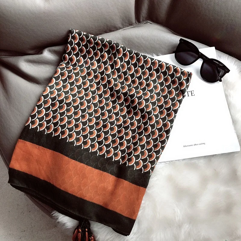 2020 Autumn Fashion Women Cotton Scarf Aztec Petal Ethnic Tassel Hijab Shawls and Wraps Female Foulard Echarpe Designer 180*90Cm
2020 Autumn Fashion Women Cotton Scarf Aztec Petal Ethnic Tassel Hijab Shawls and Wraps Female Foulard Echarpe Designer 180*90Cm