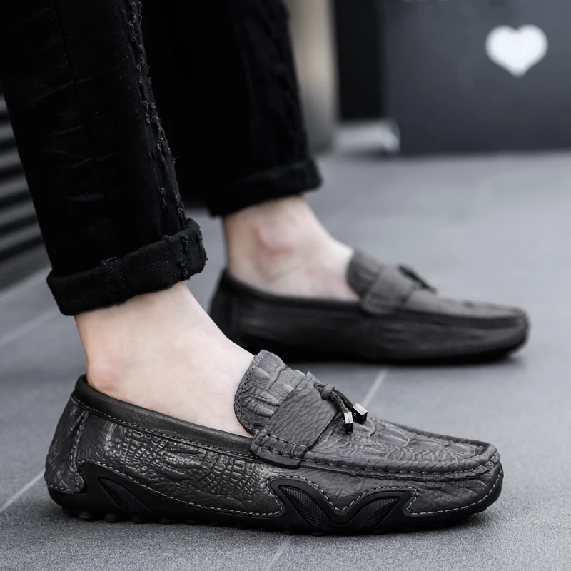 Genuine Leather Men Shoes tassel Fashion cow Leather Men Loafers slip on Flats New Casual tassel Shoes For Men Driving Shoes
Genuine Leather Men Shoes tassel Fashion cow Leather Men Loafers slip on Flats New Casual tassel Shoes For Men Driving Shoes