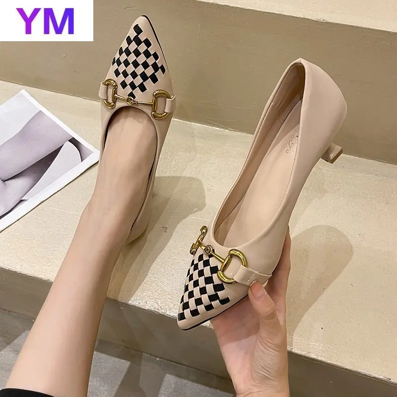 Женские классические туфли в стиле ретро, элегантные кожаные туфли-лодочки с острым носком, на тонком каблуке 
Женские классические туфли в стиле ретро, элегантные кожаные туфли-лодочки с острым носком, на тонком каблуке