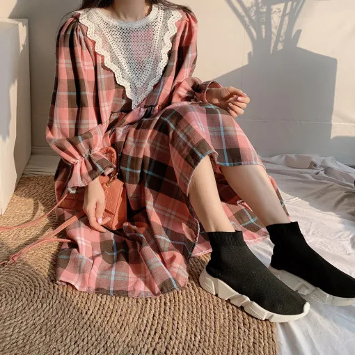 Korean Chic Cute Youth-Looking Lace Doll Collar Design Loose Versatile Flare Sleeve Plaid Dress
Korean Chic Cute Youth-Looking Lace Doll Collar Design Loose Versatile Flare Sleeve Plaid Dress