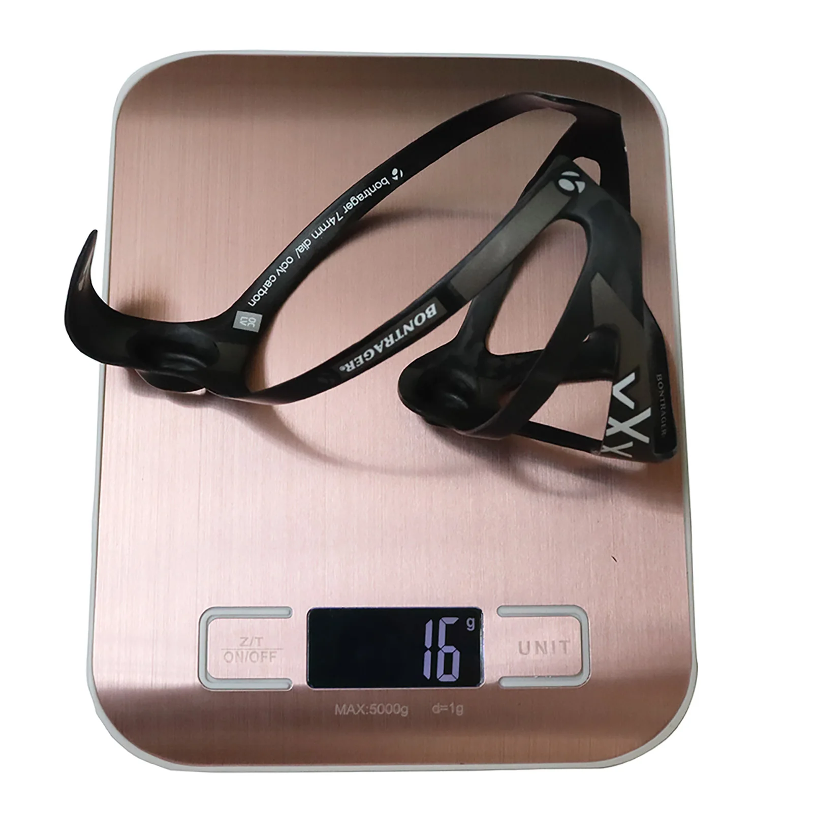 All carbon fiber mountain road bicycle water bottle holder water bottle bracket bicycle accessories ultra light 16g 
All carbon fiber mountain road bicycle water bottle holder water bottle bracket bicycle accessories ultra light 16g