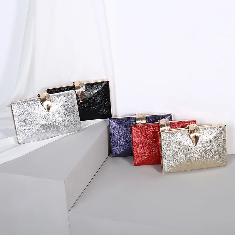 Luxy Moon Women's Wedding Clutch Bag Gold Purse Ladies Handbag Party Purse For Bridal Metal Leaf Lock Shoulder Bag ZD1524
Luxy Moon Women's Wedding Clutch Bag Gold Purse Ladies Handbag Party Purse For Bridal Metal Leaf Lock Shoulder Bag ZD1524