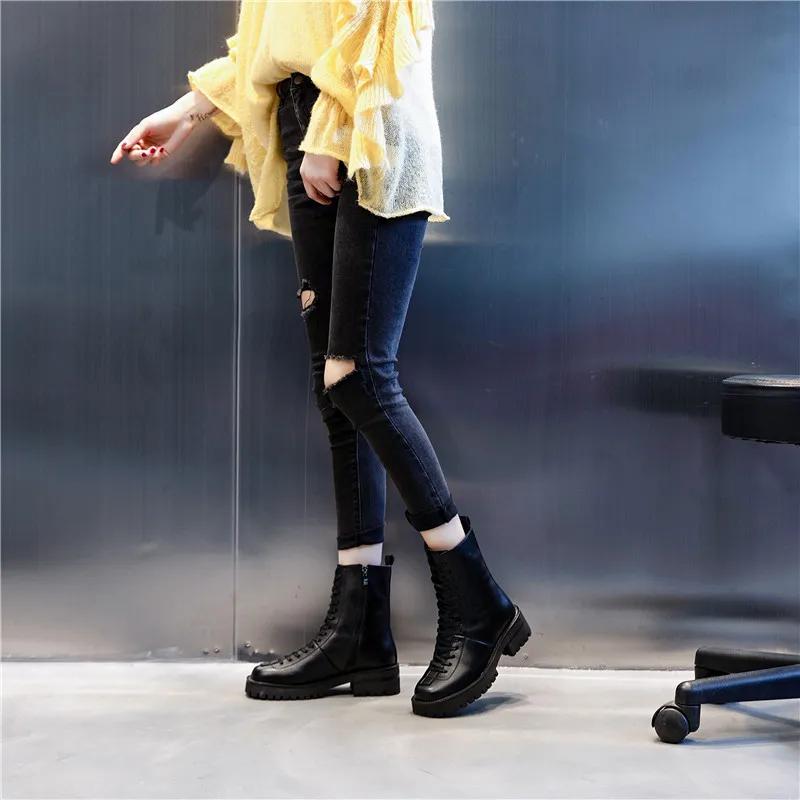 FEDONAS Retro Genuine Leather Shoes Woman Heels Fashion Cross Tied Round Ankle Boots For Women Chunky Platform Heels Boots
FEDONAS Retro Genuine Leather Shoes Woman Heels Fashion Cross Tied Round Ankle Boots For Women Chunky Platform Heels Boots