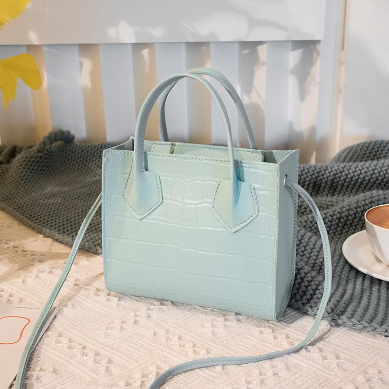 Women Crocodile Pattern Crossbody Handbags Vintage Classic Solid Style Shoulder Bag Stylish Tote for Ladies
Women Crocodile Pattern Crossbody Handbags Vintage Classic Solid Style Shoulder Bag Stylish Tote for Ladies