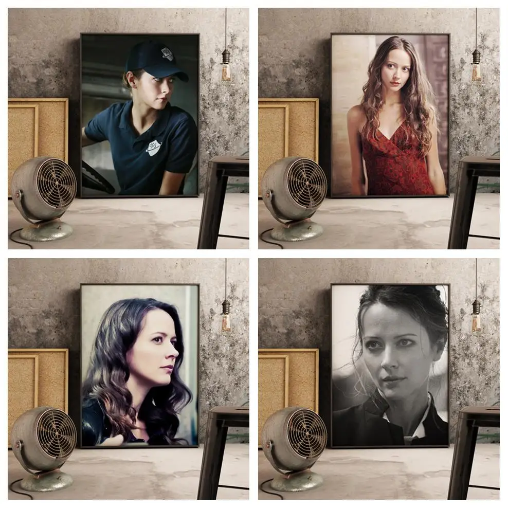 Amy Acker Tv Movie Star Kwaliteit Wall Art Home Decor Canvas Schilderij Art Nordic Decoratie Hotel Bar Cafe Woonkamer poster
Amy Acker Tv Movie Star Kwaliteit Wall Art Home Decor Canvas Schilderij Art Nordic Decoratie Hotel Bar Cafe Woonkamer poster