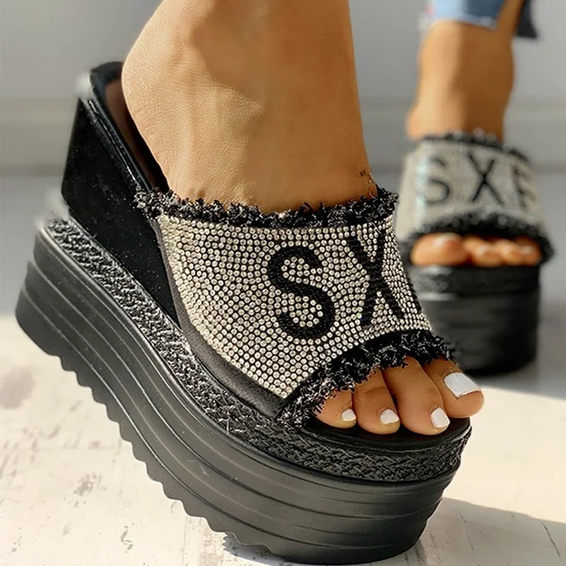 2021 Summer New Women's Sandals Shiny Rhinestone Fish Mouth Sandals Thick-soled Wedges Open-toe Sandals Casual Shoes Slippers
2021 Summer New Women's Sandals Shiny Rhinestone Fish Mouth Sandals Thick-soled Wedges Open-toe Sandals Casual Shoes Slippers