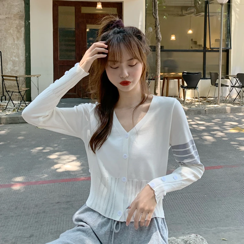 Cardigan Women Korean Long Sleeve Summer Cropped Knitted V Neck Thin Ice Silk Sweaters Sunscreen Shirt Tops
Cardigan Women Korean Long Sleeve Summer Cropped Knitted V Neck Thin Ice Silk Sweaters Sunscreen Shirt Tops