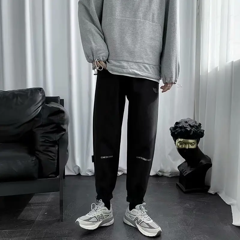 National tide trousers loose autumn and winter plus velvet Japanese tide brand sports pants casual all-match nine-point pants
National tide trousers loose autumn and winter plus velvet Japanese tide brand sports pants casual all-match nine-point pants