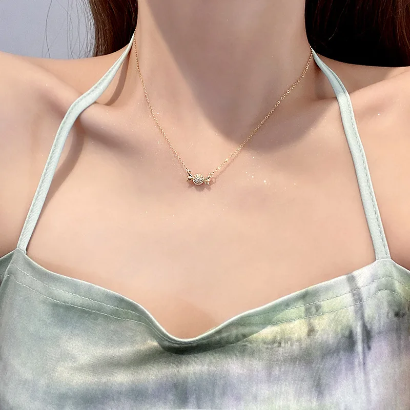 Temperament simple personality full diamond candy pendant titanium steel necklace female temperament exquisite clavicle chain
Temperament simple personality full diamond candy pendant titanium steel necklace female temperament exquisite clavicle chain