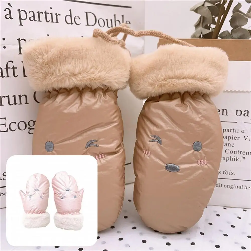 1 Pair Child Gloves Comfortable Plush Wind-proof Unisex Style Kids Winter Gloves Kids Gloves Outdoor Supply
1 Pair Child Gloves Comfortable Plush Wind-proof Unisex Style Kids Winter Gloves Kids Gloves Outdoor Supply