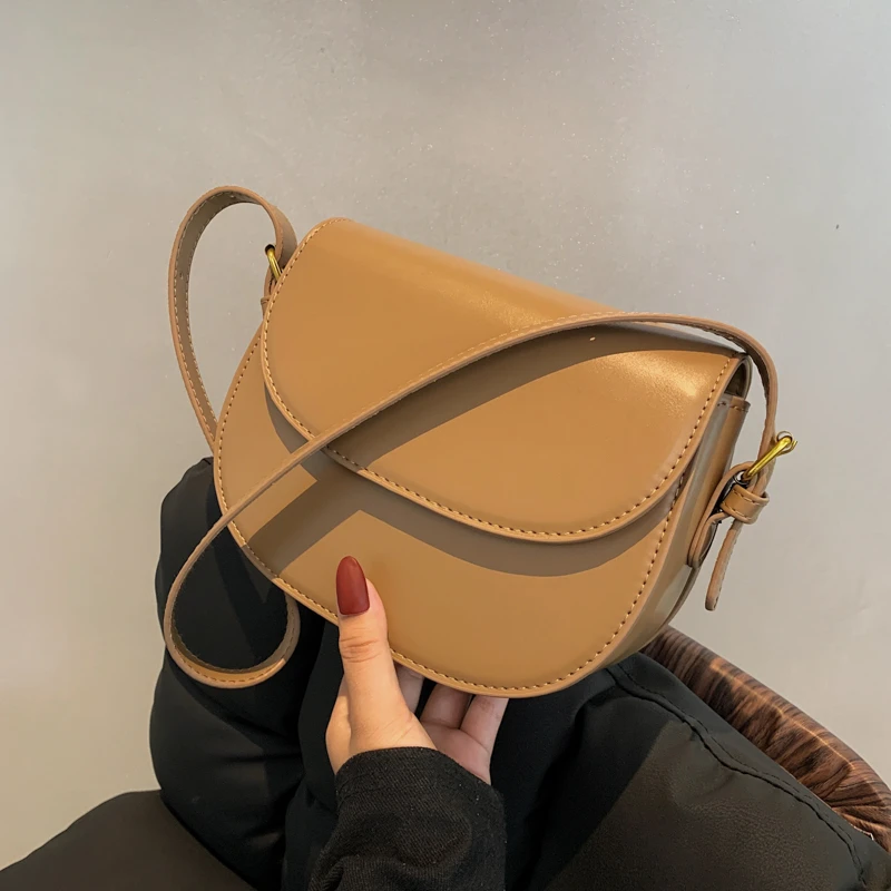 Fashion Trend Crossbody Bags for Women 2021 Luxury Brand Designer Leather Shoulder Classic Small Square Bag Sacs à Bandoulière
Fashion Trend Crossbody Bags for Women 2021 Luxury Brand Designer Leather Shoulder Classic Small Square Bag Sacs à Bandoulière