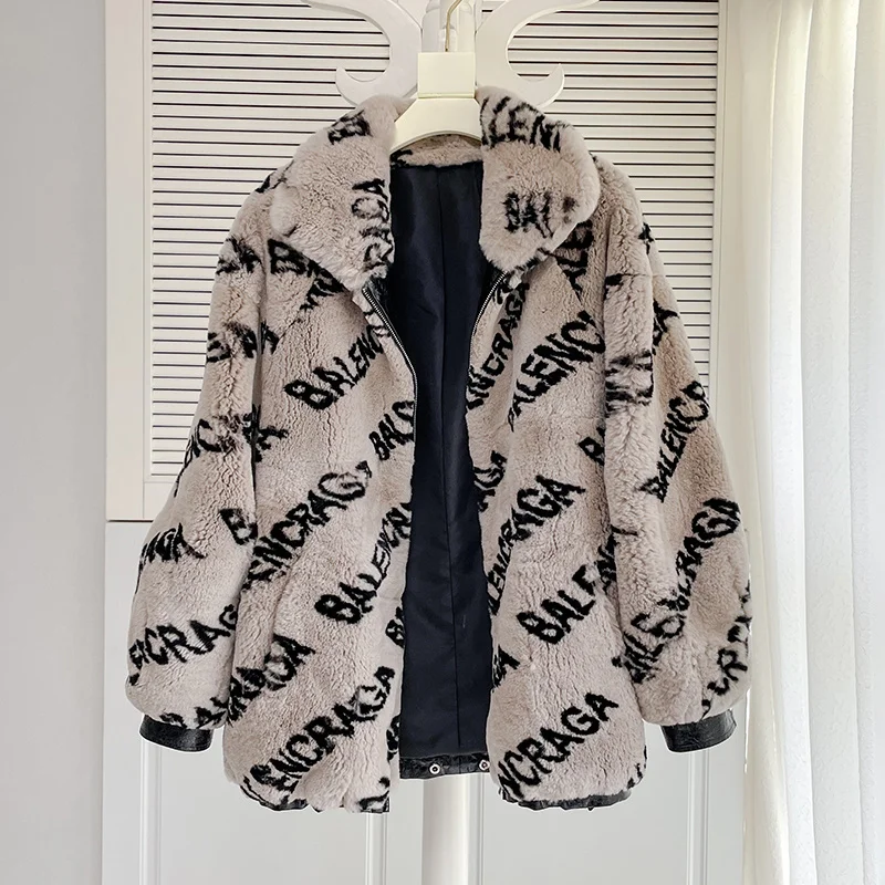 Пальто женское зимнее из кроличьей травы, средней и большой длины, с надписью в Париже, 2021
Пальто женское зимнее из кроличьей травы, средней и большой длины, с надписью в Париже, 2021