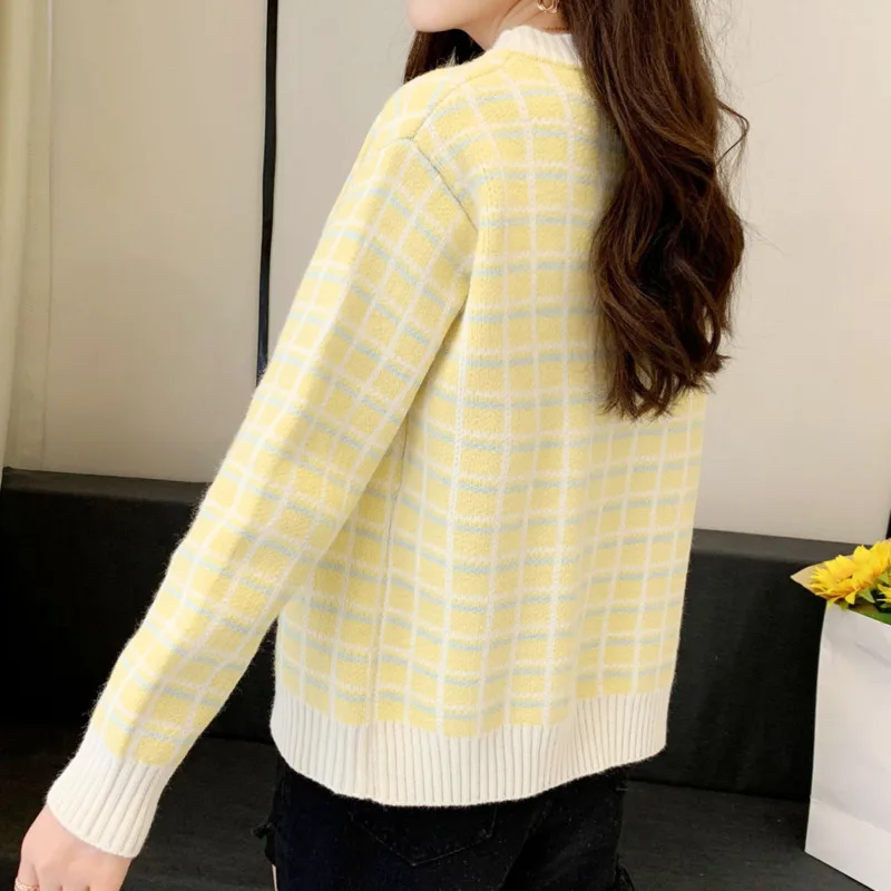 Vintage Plaid Knitted Cardigan Spring And Autumn New Small Fragrance Sweaters Korean Fashion Short Coats Loose Pull Femme 2021
Vintage Plaid Knitted Cardigan Spring And Autumn New Small Fragrance Sweaters Korean Fashion Short Coats Loose Pull Femme 2021