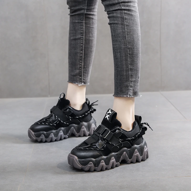 Fall/winter 2021 new cashmere sneakers warm daddy shoes women round head with thick bottom Joker wave bottom 35-43
Fall/winter 2021 new cashmere sneakers warm daddy shoes women round head with thick bottom Joker wave bottom 35-43