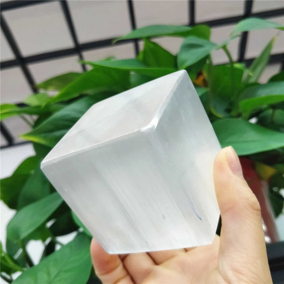 Natural White Selenite Quartz Transparent Raw Gypsum Cube Ornament Decorations Bedroom Dropshipping 2021 Best Selling Products
Natural White Selenite Quartz Transparent Raw Gypsum Cube Ornament Decorations Bedroom Dropshipping 2021 Best Selling Products