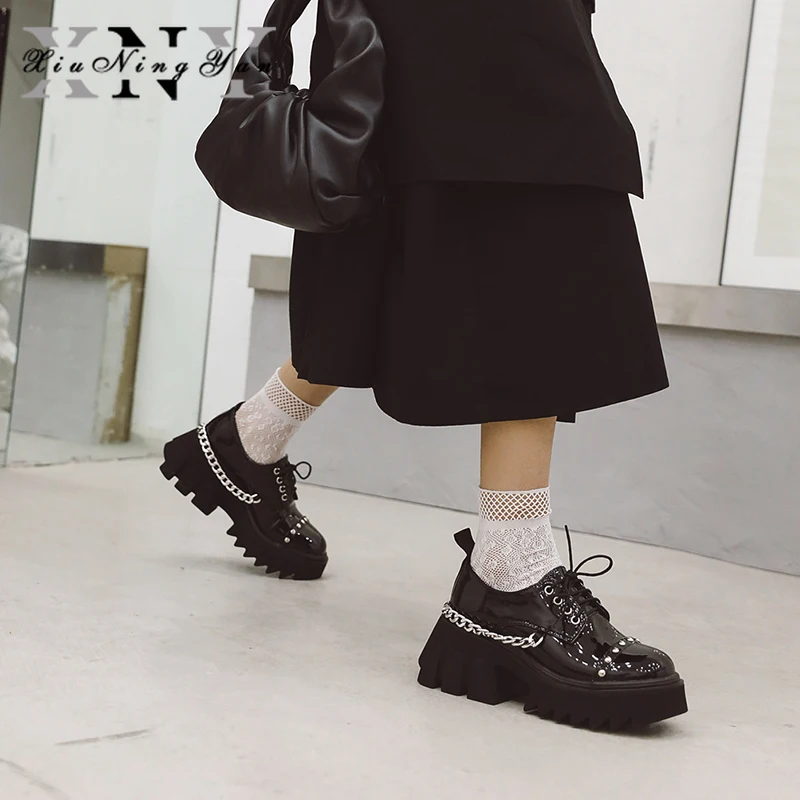 2021 Women Pumps Platform Casual Shoes Woman Chain Brogue Genuine Leather Flats Lace Up Female Footwear Flat Oxford Dress Shoes 
2021 Women Pumps Platform Casual Shoes Woman Chain Brogue Genuine Leather Flats Lace Up Female Footwear Flat Oxford Dress Shoes