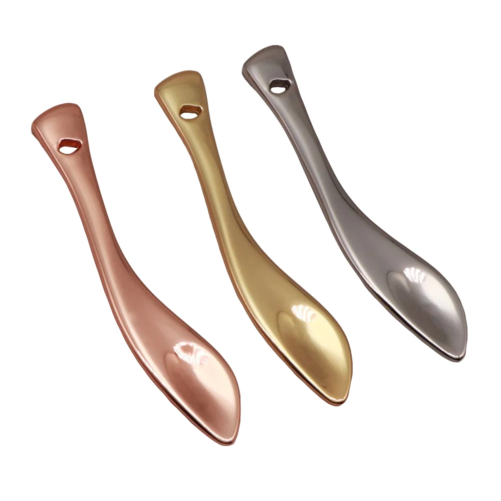 5Pcs DIY Metal Cosmetic Cream Spatula Scoops Makeup Mask Spatulas Facial Cream Spoon Massage Sticks Face Beauty Tool Gold Silver
5Pcs DIY Metal Cosmetic Cream Spatula Scoops Makeup Mask Spatulas Facial Cream Spoon Massage Sticks Face Beauty Tool Gold Silver