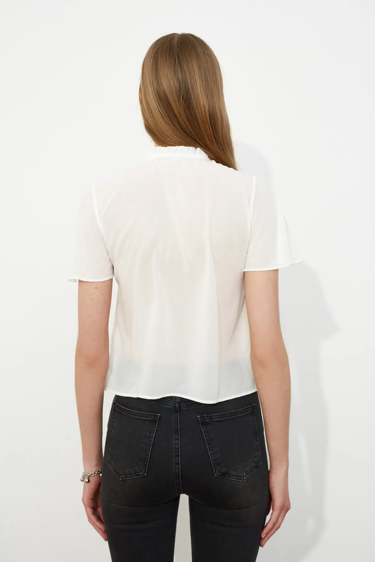 Trendyol Upright Collar Blouse TWOSS21BZ0933
Trendyol Upright Collar Blouse TWOSS21BZ0933