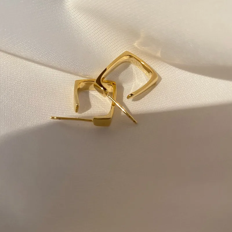 Korean Fashion Trend Minimalist Jewelry Hip-Hop Vintage Metall Lady Earrings with Premium High Designer Aesthetic Gogoth Earring
Korean Fashion Trend Minimalist Jewelry Hip-Hop Vintage Metall Lady Earrings with Premium High Designer Aesthetic Gogoth Earring