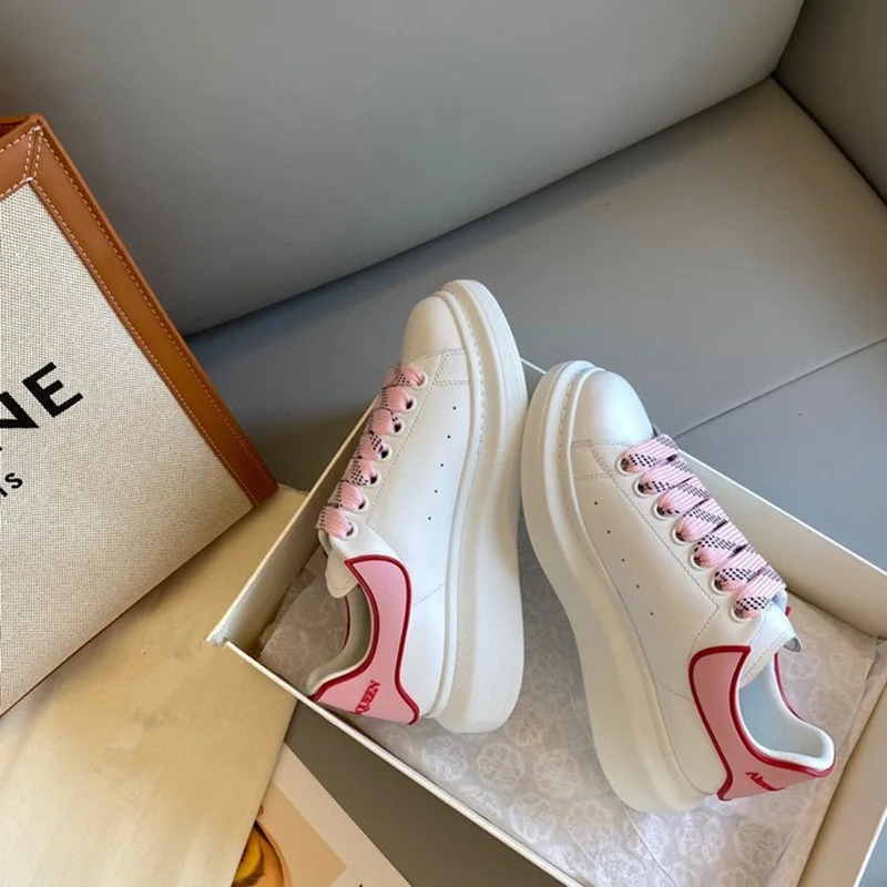 Oversized Sneaker Alexander leather lace-up sneaker Flat Shoes Chunky Heel Platform Sneakers Women Sport Shoes Plus Size 34-44 
Oversized Sneaker Alexander leather lace-up sneaker Flat Shoes Chunky Heel Platform Sneakers Women Sport Shoes Plus Size 34-44