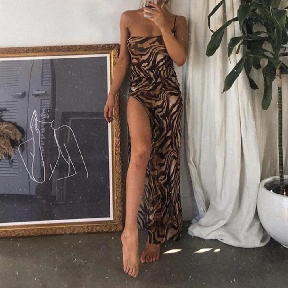 2021 New Hot Sale Tiger Stripes Print Women Dress One-Shoulder Sling Polyester Trendy Sweet Summer Dress for Dating
2021 New Hot Sale Tiger Stripes Print Women Dress One-Shoulder Sling Polyester Trendy Sweet Summer Dress for Dating