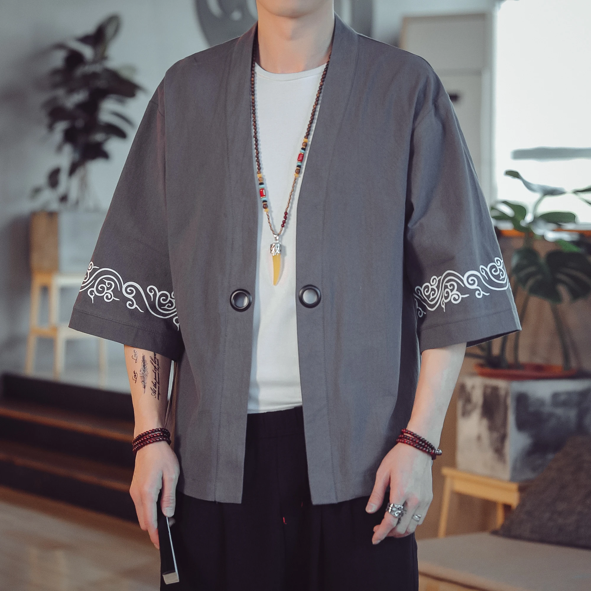 Japanese Red Kimono Robe Men Fashion Style Cotton Print Cardigan 2020 Jackets Haori Traditional Korean Fashion Clothing
Japanese Red Kimono Robe Men Fashion Style Cotton Print Cardigan 2020 Jackets Haori Traditional Korean Fashion Clothing