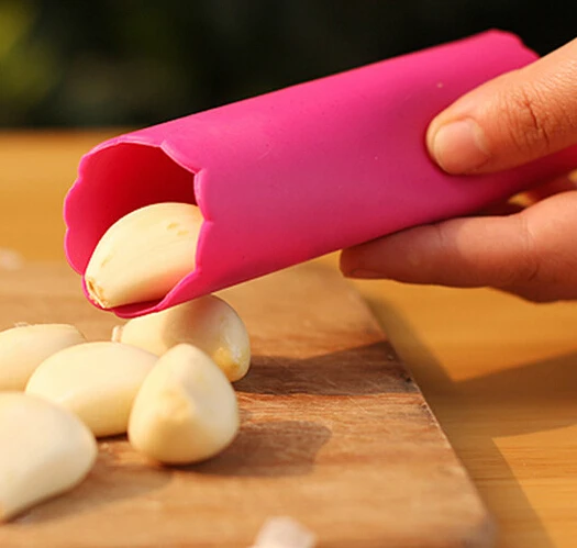 1pc Silicone Garlic Peeler Garlic Roller Stripper Silicone Garlic Peeling Tube Tube Garlic Tools Kitchen Gadgets Color Random
1pc Silicone Garlic Peeler Garlic Roller Stripper Silicone Garlic Peeling Tube Tube Garlic Tools Kitchen Gadgets Color Random