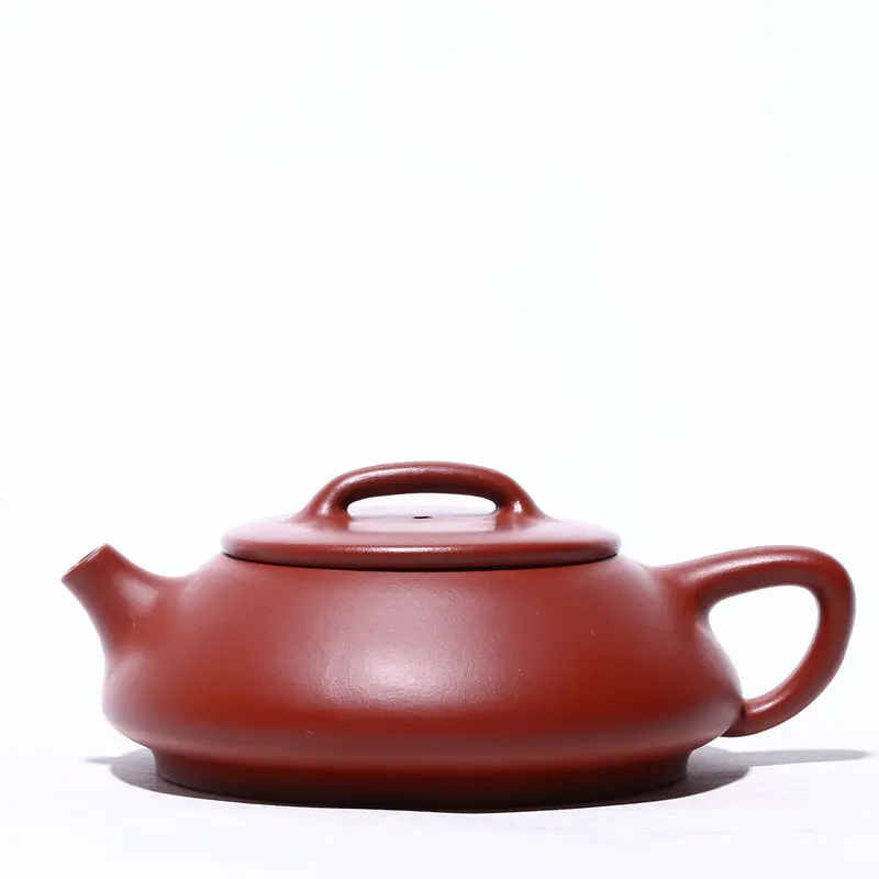 Yixing purple clay teapot handmade Shipiao teapot producing area daily necessities tea set
Yixing purple clay teapot handmade Shipiao teapot producing area daily necessities tea set