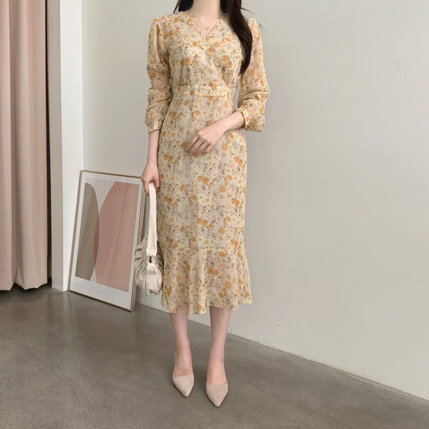 One Piece Korean Summer Floral Dress Elegant Slim Summer Holiday Vestido Boho Midi Dress Female Retro Party Ladies Dresses 2021
One Piece Korean Summer Floral Dress Elegant Slim Summer Holiday Vestido Boho Midi Dress Female Retro Party Ladies Dresses 2021