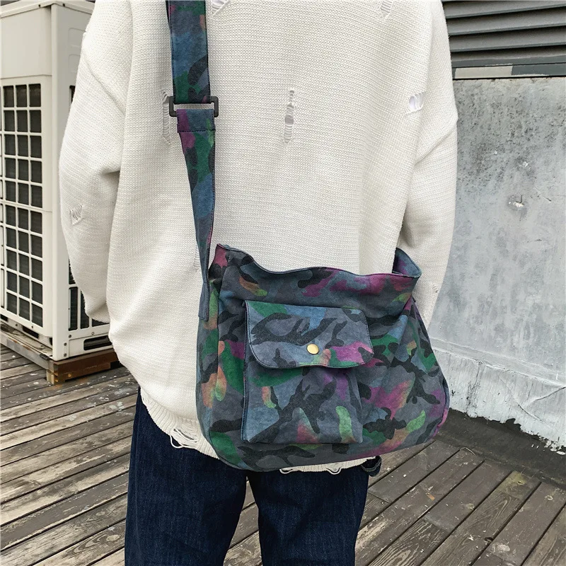 New Korean Style Couples Messenger Bag Casual Sport Camouflage Canvas Men Women Travel Single Shoulder Crossbody Bag Daily Pouch
New Korean Style Couples Messenger Bag Casual Sport Camouflage Canvas Men Women Travel Single Shoulder Crossbody Bag Daily Pouch
