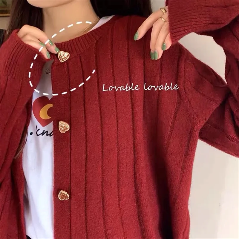 Korean Fashion Knitted Cardigan Women Chic Heart Button Long Sleeve Kawaii Sweater Jacket Female Casual Crew Neck Knitwear Tops
Korean Fashion Knitted Cardigan Women Chic Heart Button Long Sleeve Kawaii Sweater Jacket Female Casual Crew Neck Knitwear Tops