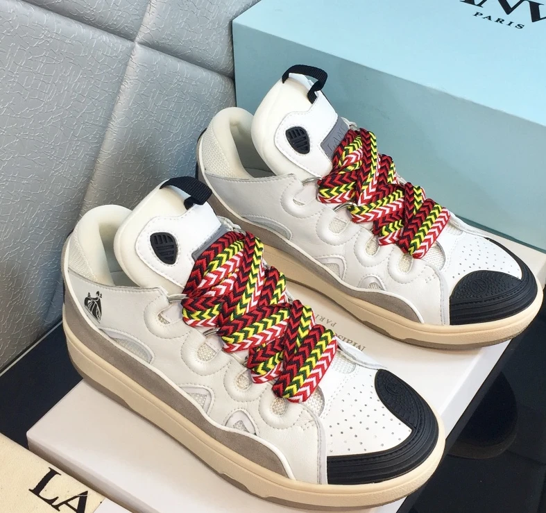 2021 Quality Brand Luxury Design Versatile Casual Sneakers Fashion Classic Trendy Simple Comfortable Women Men Shoes
2021 Quality Brand Luxury Design Versatile Casual Sneakers Fashion Classic Trendy Simple Comfortable Women Men Shoes
