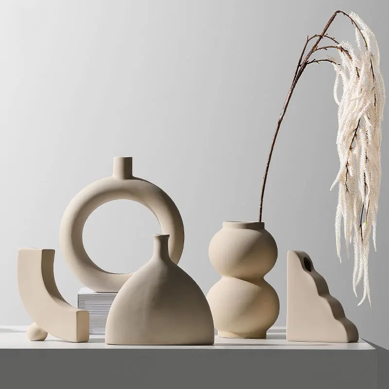 Nordic Light Luxury INS Small Ceramic Vase Fresh Mini Ornaments Living Room Creative Modern Minimalist Decorations
Nordic Light Luxury INS Small Ceramic Vase Fresh Mini Ornaments Living Room Creative Modern Minimalist Decorations