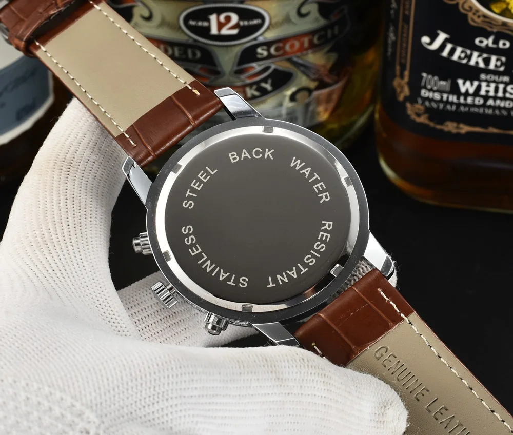 Top Brand New Men Watches Leather Strap Luxury Waterproof Sport Quartz Chronograph Military Watch Men Clock Reloj Hombre
Top Brand New Men Watches Leather Strap Luxury Waterproof Sport Quartz Chronograph Military Watch Men Clock Reloj Hombre