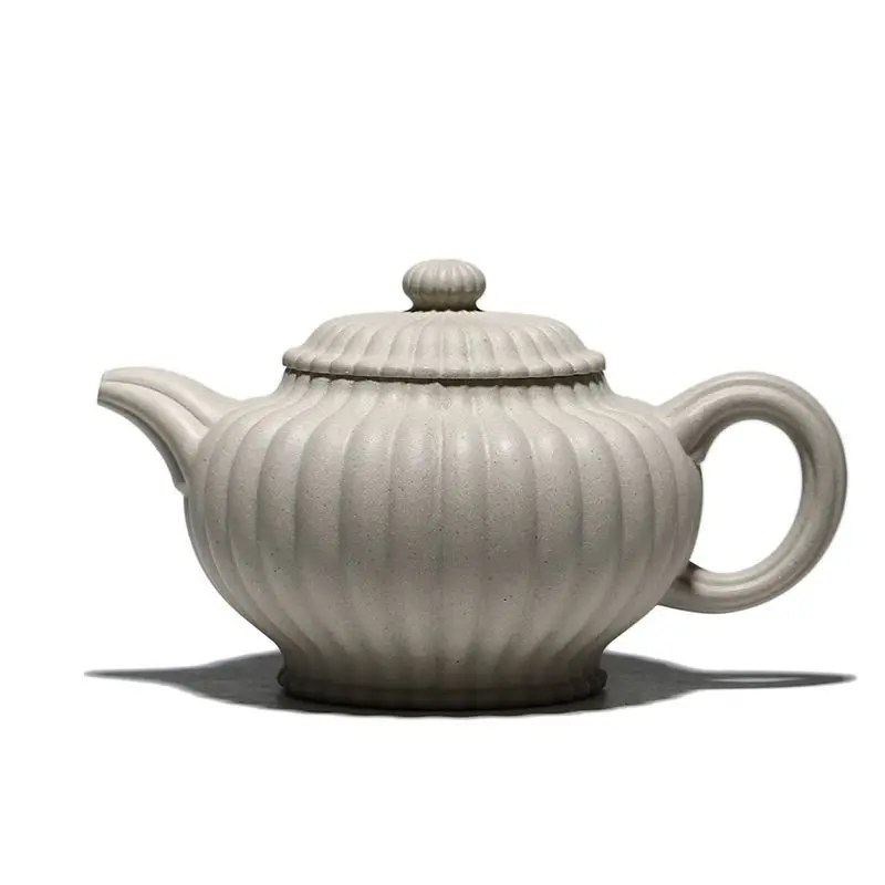 Yixing purple clay teapot Li Haiyan tendon pulp Duozhi teapot raw ore baiduanni teapot
Yixing purple clay teapot Li Haiyan tendon pulp Duozhi teapot raw ore baiduanni teapot