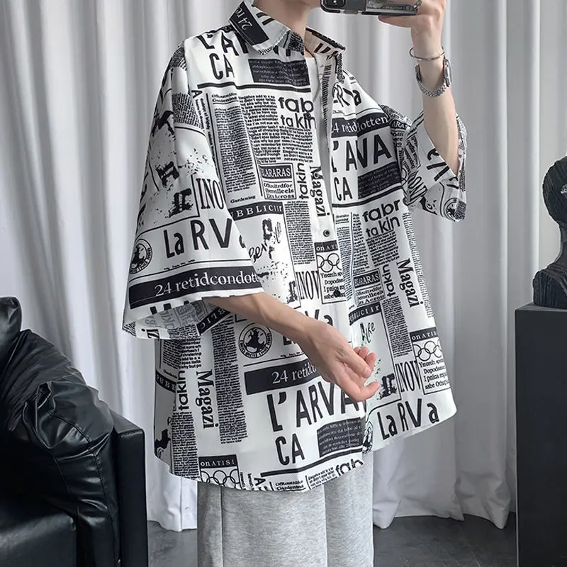 2020 Fashion Summer Shirt Men Loose Shirts Cool Homme Japanese Mens Checkered Shirts Short Sleeve Shirt Streetwear Men Blouse
2020 Fashion Summer Shirt Men Loose Shirts Cool Homme Japanese Mens Checkered Shirts Short Sleeve Shirt Streetwear Men Blouse