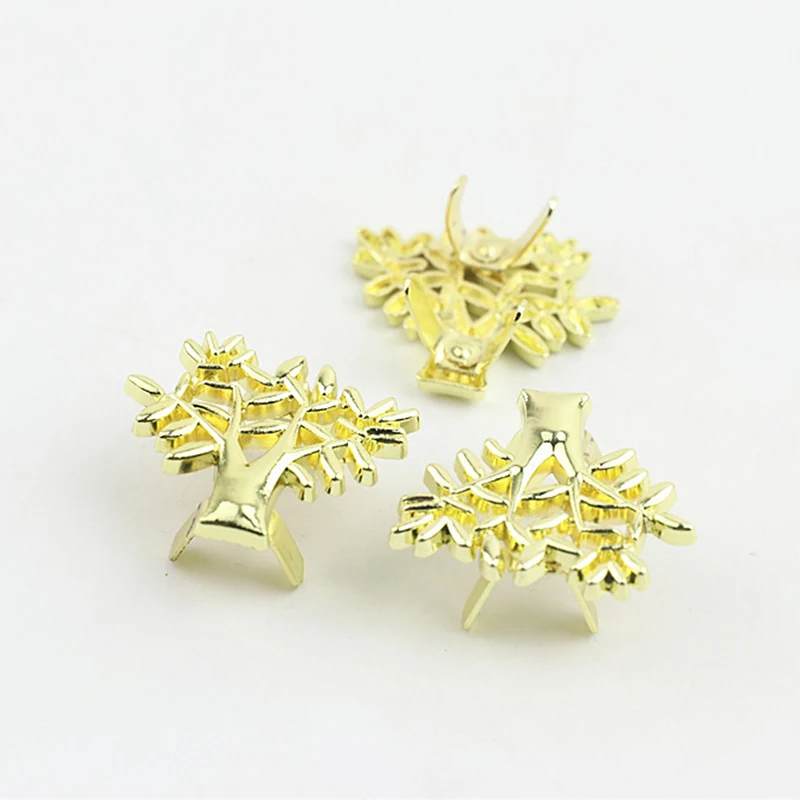 2pcs Metal Tree Shape Buckle Fashion Shoes Clip for DIY Leather Craft Bag Strap Belt Handle Shoulder Garments Shoes Accessories
2pcs Metal Tree Shape Buckle Fashion Shoes Clip for DIY Leather Craft Bag Strap Belt Handle Shoulder Garments Shoes Accessories