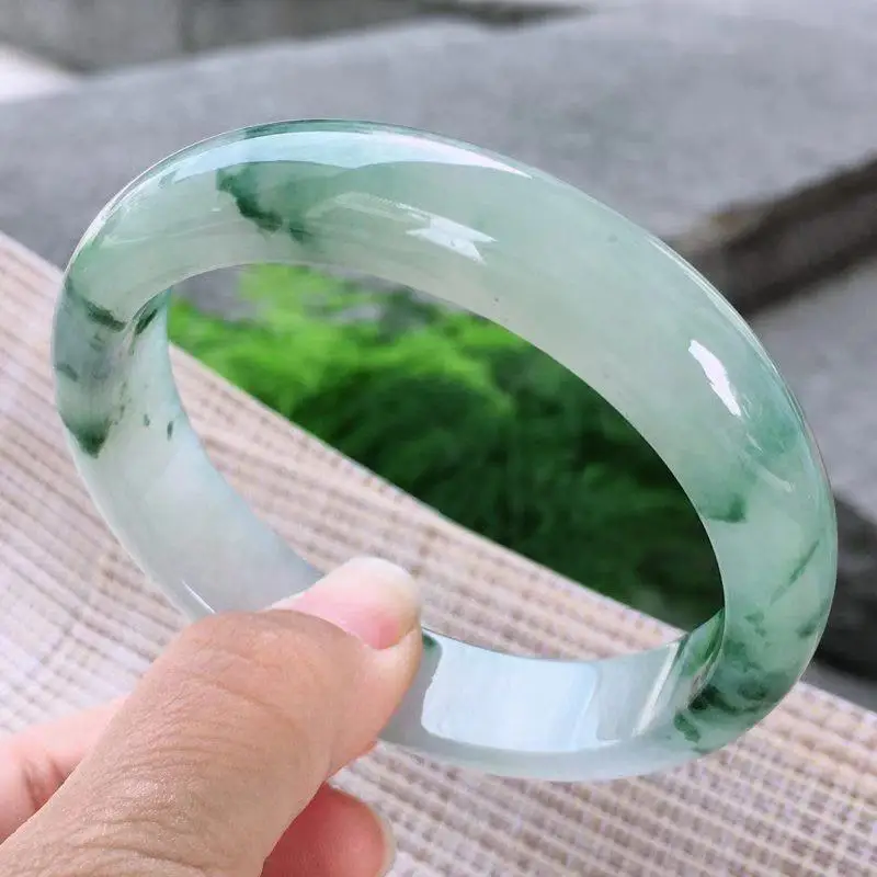 Real Myanmar green jade bangle handcarved flower jadeite jade bracelet bangle for women jade jewelry
Real Myanmar green jade bangle handcarved flower jadeite jade bracelet bangle for women jade jewelry