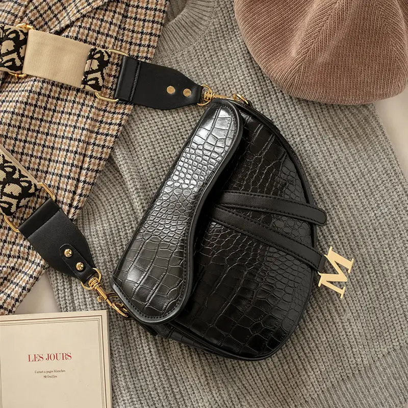 Alligator Lady's Leather Saddle Bag Women's New Design Handbag Fashionable Retro Single Shoulder Bag Messenger Bag for Girls
Alligator Lady's Leather Saddle Bag Women's New Design Handbag Fashionable Retro Single Shoulder Bag Messenger Bag for Girls