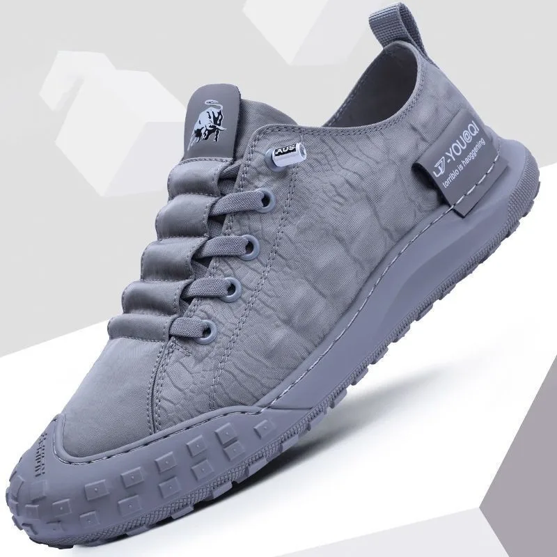 Men's shoes spring breathable Korean version of the trend of men's wild ice silk canvas shoes casual sports old Beijing
Men's shoes spring breathable Korean version of the trend of men's wild ice silk canvas shoes casual sports old Beijing