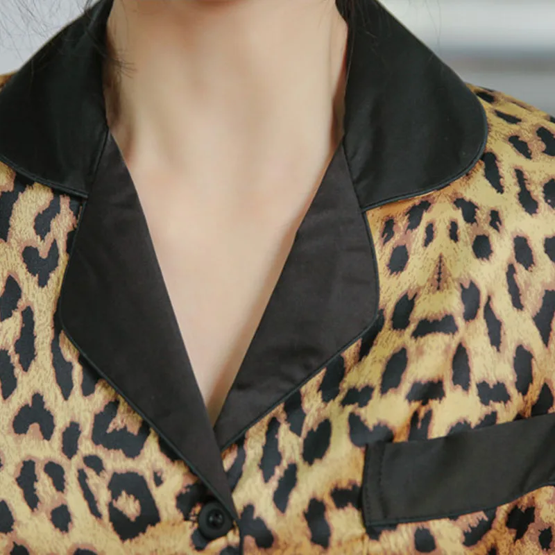 Long Sleeve Nightwear Suit Ice Silk Fashion Leopard Print Sexy Pajamas for Women Two Piece Set Lingerie Home Wear Sleep Clothes
Long Sleeve Nightwear Suit Ice Silk Fashion Leopard Print Sexy Pajamas for Women Two Piece Set Lingerie Home Wear Sleep Clothes