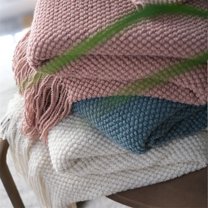 Nordic Simple Solid Sofa Blanket Office Nap Comfortable Bedspread Soft Homestay Decoration Blanket Thick Winter Knitted Shawl
Nordic Simple Solid Sofa Blanket Office Nap Comfortable Bedspread Soft Homestay Decoration Blanket Thick Winter Knitted Shawl