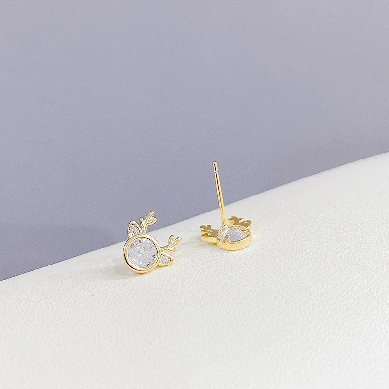 2021 New Design 6 Pcs 14K Gold Plated Snowflake Stud Earrings Luxury Jewelry Cubic Zircon Deer Earrings
2021 New Design 6 Pcs 14K Gold Plated Snowflake Stud Earrings Luxury Jewelry Cubic Zircon Deer Earrings