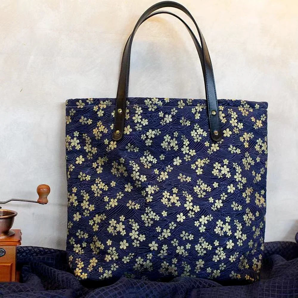 2021 new flower embroidery handbag high quality fashion shopping bag designer bag handbags women bags designer
2021 new flower embroidery handbag high quality fashion shopping bag designer bag handbags women bags designer