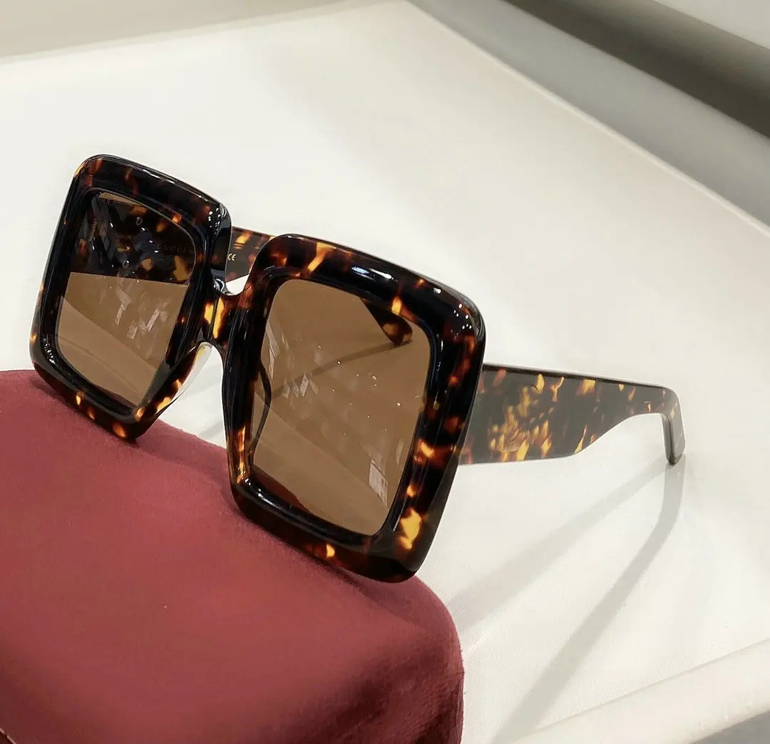 Square Oversized Sunglasses 2021 Fashion Women Men Luxury Brand Designer New Sun Glasses Famale Male Retro Eyewear Shades UV400
Square Oversized Sunglasses 2021 Fashion Women Men Luxury Brand Designer New Sun Glasses Famale Male Retro Eyewear Shades UV400
