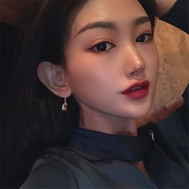 Women Jewelry Creative Geometry Diamond Drop Long Earrings Birthday Gift
Women Jewelry Creative Geometry Diamond Drop Long Earrings Birthday Gift