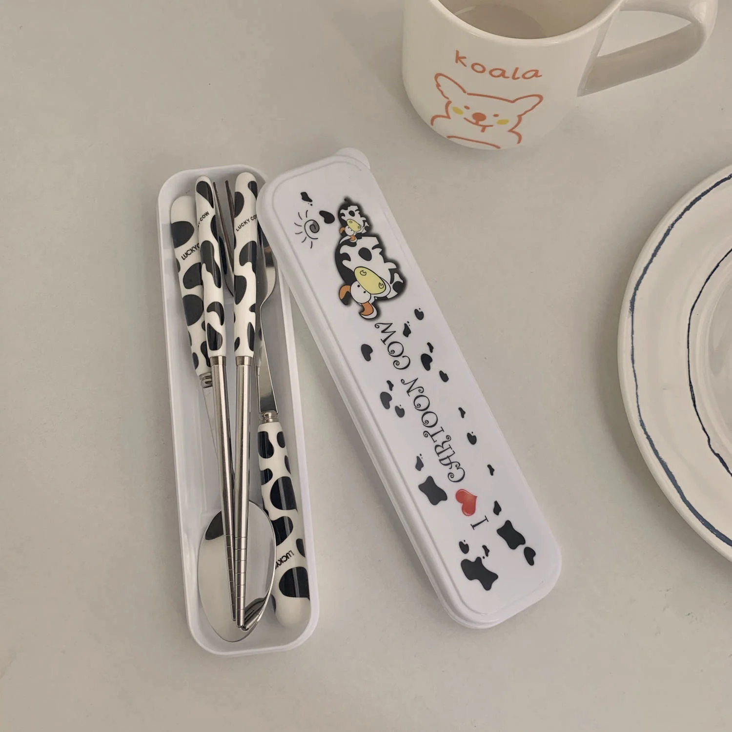 Koe Pattern Stainless Steel Vork Lepel Eating sticks Set Korean Ins Student Some Portable Services Travel Box Fork Lepel Set
Koe Pattern Stainless Steel Vork Lepel Eating sticks Set Korean Ins Student Some Portable Services Travel Box Fork Lepel Set