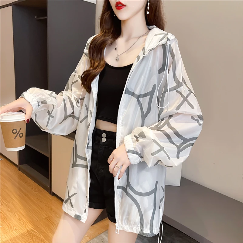 CZJMS Causal Sunscreen Jacket Women Loose Hooded Long Sleeve Thin Section Handsome Print Cartoon Female Trend Summer New 2021
CZJMS Causal Sunscreen Jacket Women Loose Hooded Long Sleeve Thin Section Handsome Print Cartoon Female Trend Summer New 2021