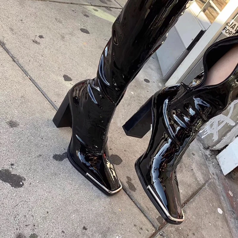 Metal Decor Square Toe Knee-high Boots Women Chunky Heel Side Zip Bright Patent Leather Autumn Winter Runway Botas
Metal Decor Square Toe Knee-high Boots Women Chunky Heel Side Zip Bright Patent Leather Autumn Winter Runway Botas