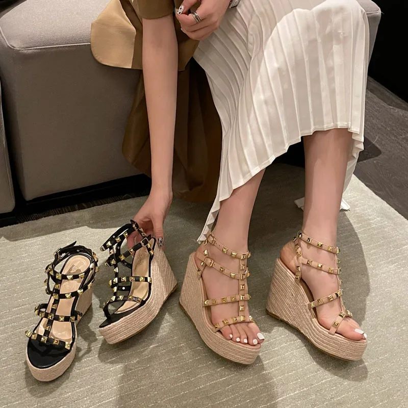 Low Sandals Woman Leather Suit Female Beige High Heels Shoes Muffins shoe Clogs Wedge Open Toe Low-heeled Studded Black High-hee
Low Sandals Woman Leather Suit Female Beige High Heels Shoes Muffins shoe Clogs Wedge Open Toe Low-heeled Studded Black High-hee